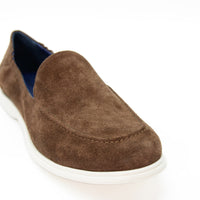 Stephen Brown Crust Leather Loafers - Toe Close-up View - POEVE Collection