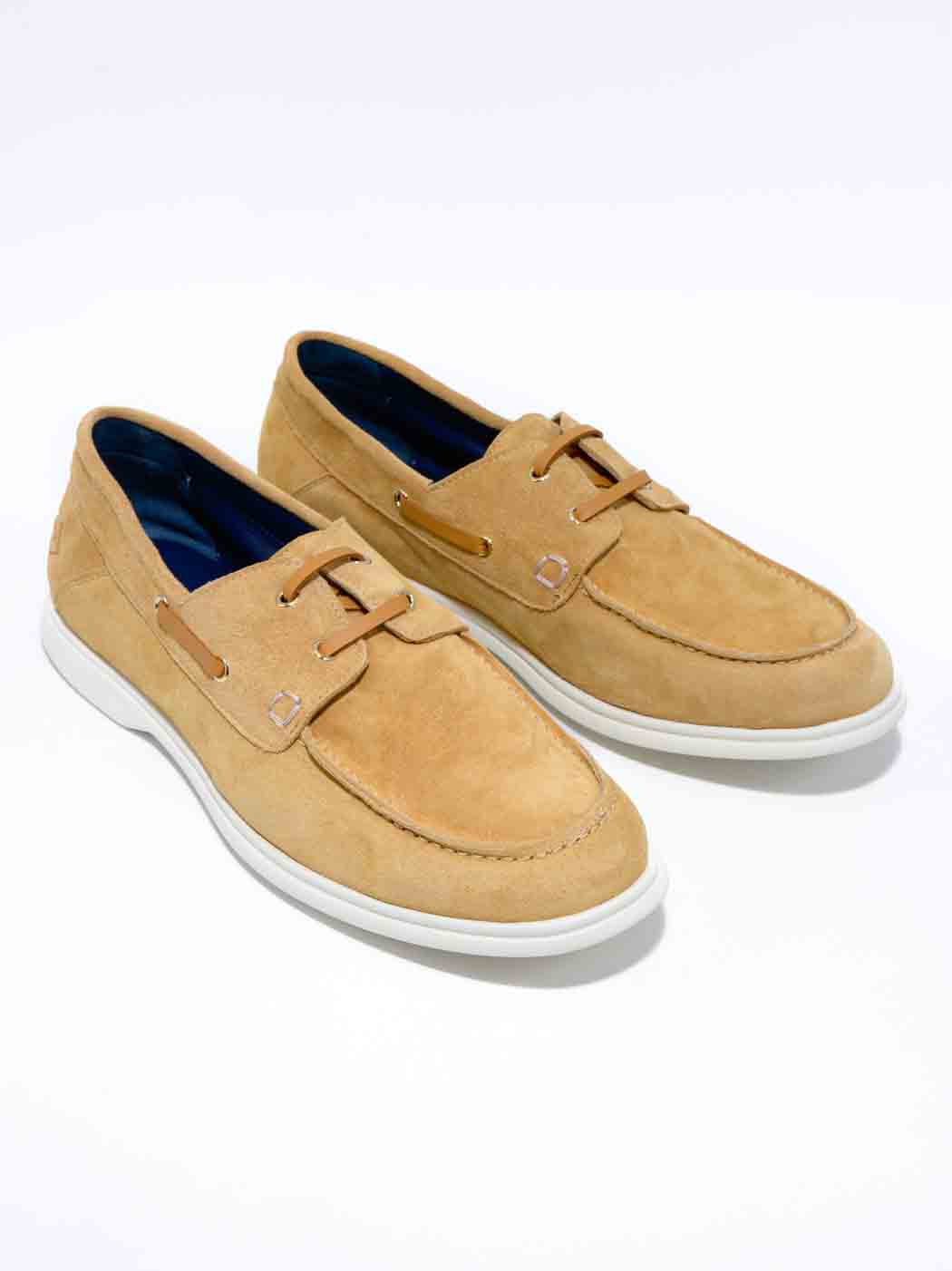 Albert Beige Crust Leather Lace-up Boat Shoes - Angled Side View - POEVE Collection