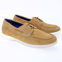 Albert Beige Crust Leather Lace-up Boat Shoes - Three-Quarters View - POEVE Collection