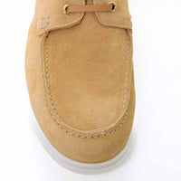 Albert Beige Crust Leather Lace-up Boat Shoes - Toe Close-up View - POEVE Collection