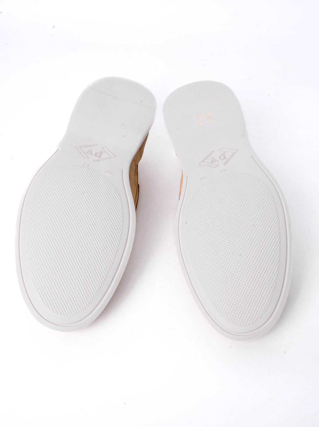 Albert Beige Crust Leather Lace-up Boat Shoes - Sole View - POEVE Collection